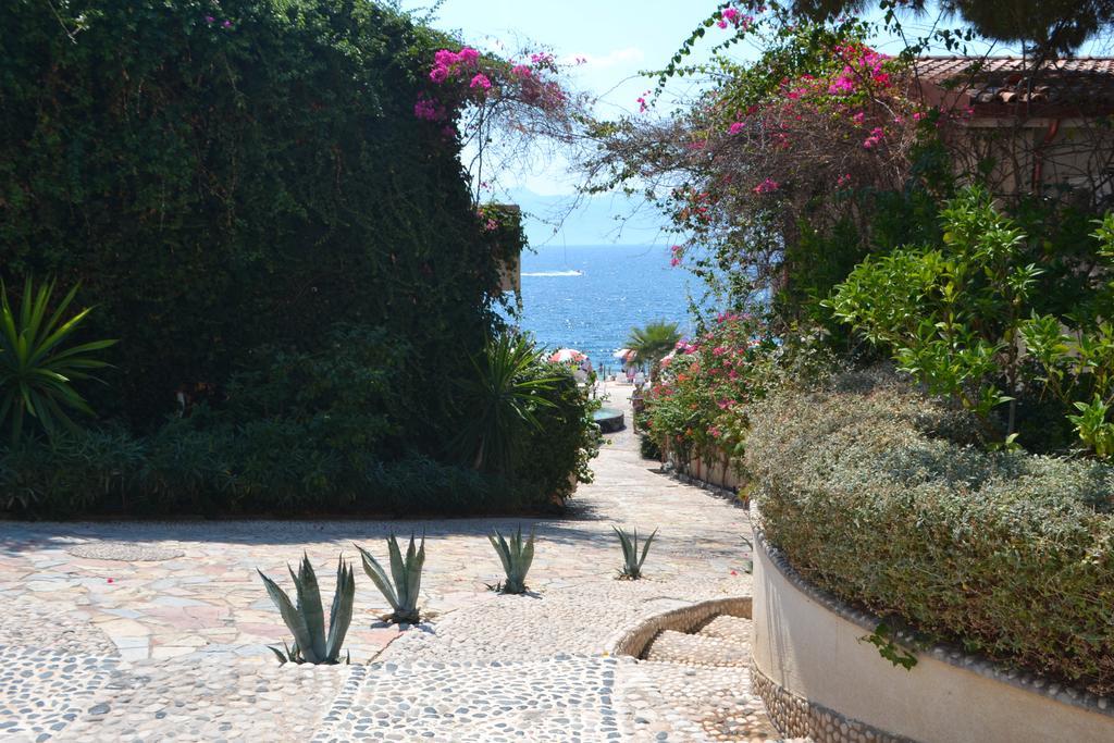 Vila 15 Bougainville Sarandë Exterior foto