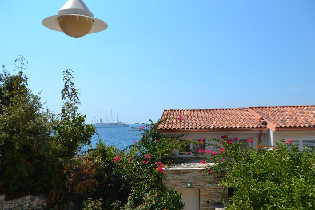 Vila 15 Bougainville Sarandë Exterior foto